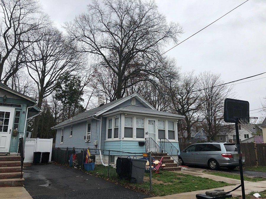 2nd image of 717 Willis Pl