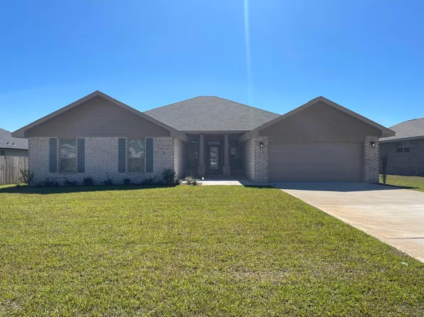 5833 Crestlake Dr, Crestview, FL 32536