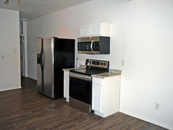 4th image of 1807 Fairmount Ave #1807