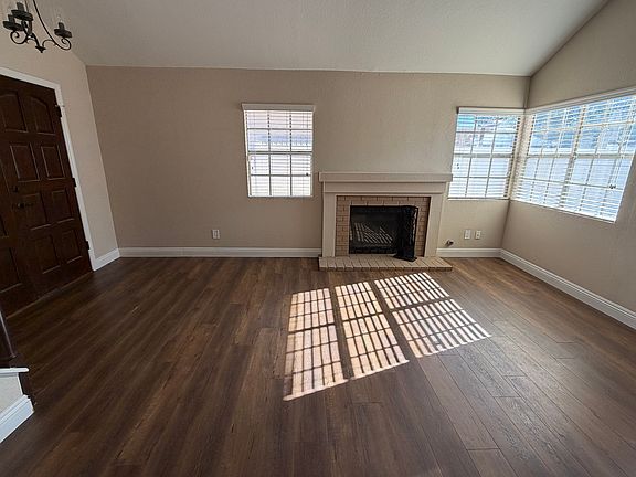 4th image of 24473 Tuscola Cir