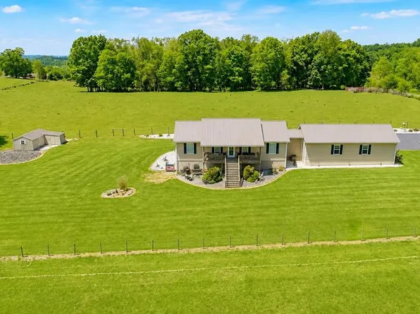 2045 Senior Rd, Woodlawn, VA 24381