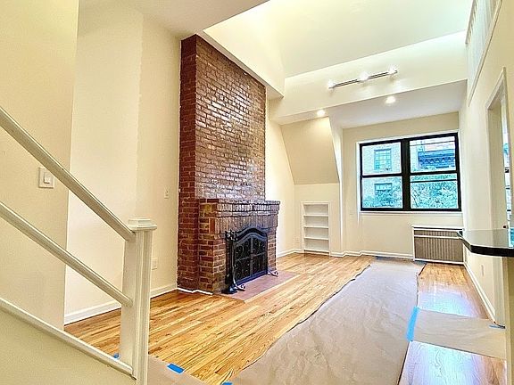 3rd image of 160 W 75th St APT 4a