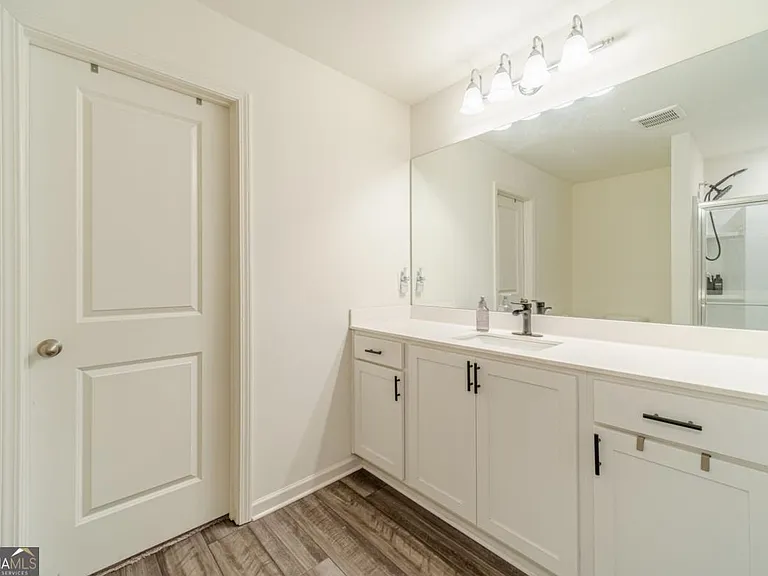222 Knightsbridge Ln — Photo 25