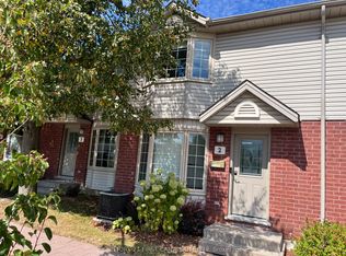 70 Chapman Ct #2, London, ON N6G 4Z4