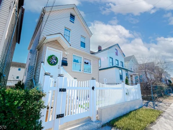 373 Oak St #2, Passaic City, NJ 07055