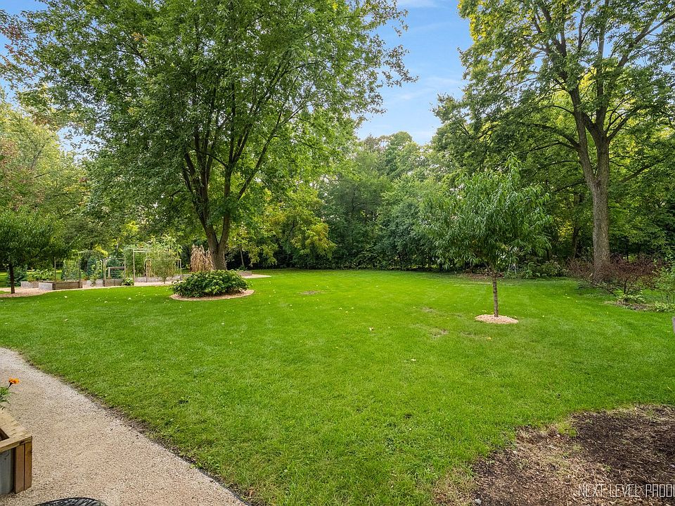 351 Woodland Hills Rd, Batavia, IL 60510 Zillow