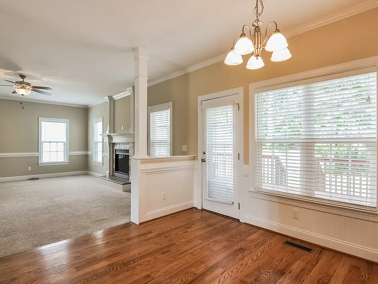 221 Worthington Ct — Photo 6