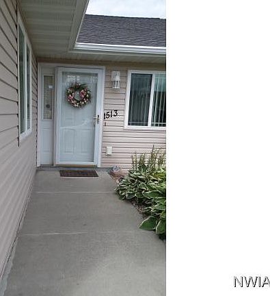 3rd image of 1513 Silver Maple Ln