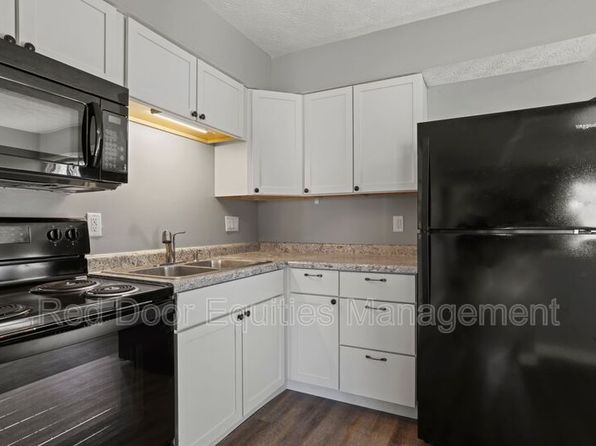 250 Angle St #1D