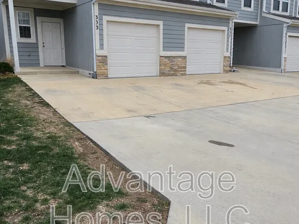341 N 5th Ter, Louisburg, KS 66053