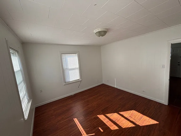 20 Perry Ave — Photo 6