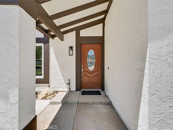 4th image of 2862 Westridge Rd
