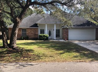 1524 S 8th St, Ocean Springs, MS 39564