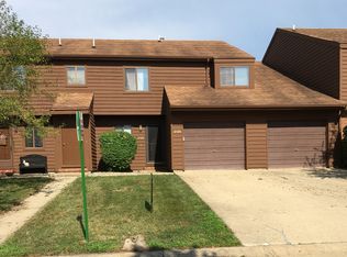 2126 Sunview Dr, Champaign, IL 61821