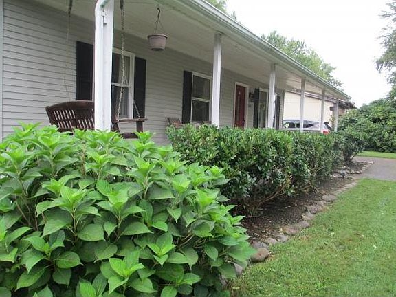 2nd image of 219 Weaver Ln