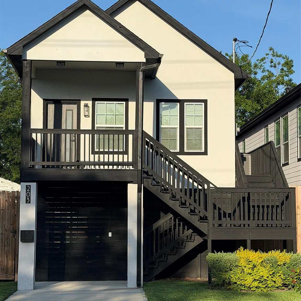 3 bed, 2.0 bath, $2,300 — Photo 1