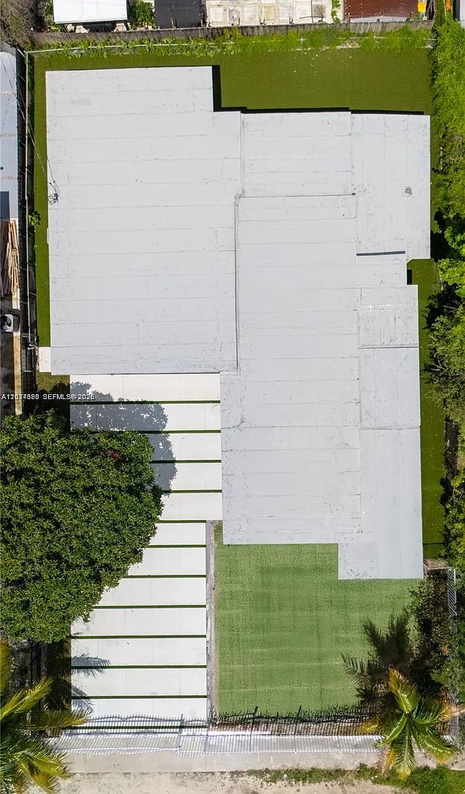 W Miami Shores Sec B — Photo 3