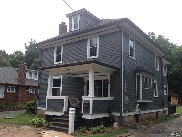 440 Fairview Ave photo 1
