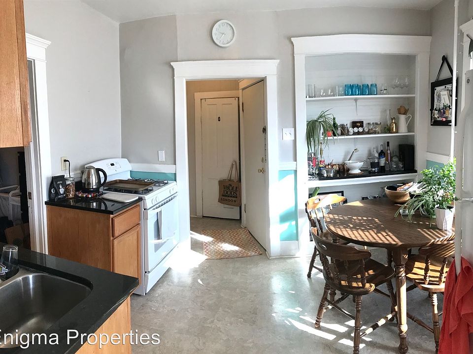 1st image of 905 E Clarke St APT 2