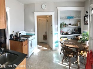 905 E Clarke St APT 2, Milwaukee, WI 53212