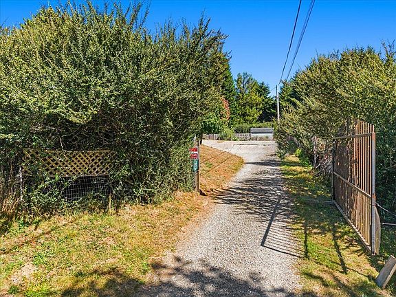 4th image of 3767 Dows Prairie Rd