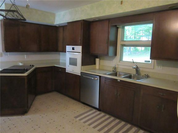 2nd image of 4443 Holiday Dr