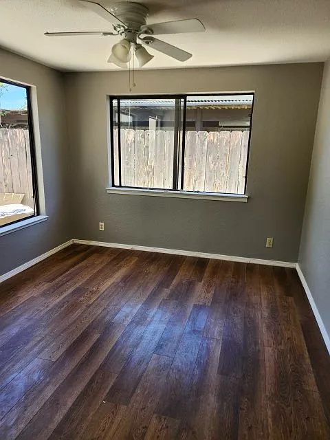 2329 Lido Cir — Photo 2