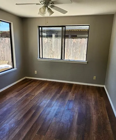 2329 Lido Cir — Photo 2