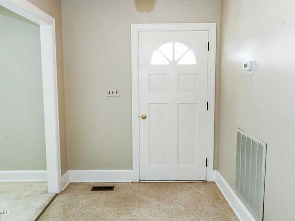 5th image of 1002 Birchwood Dr