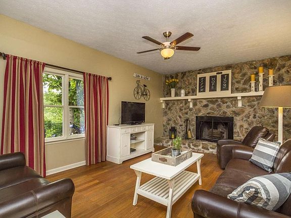 5th image of 658 Vancouver Dr
