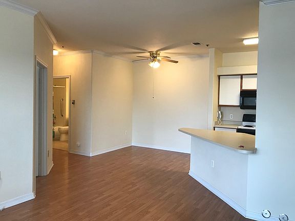 Dining area off kitchen