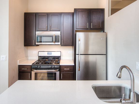 4th image of 2730 N Ashland Ave APT 1S