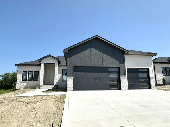 14505 Persimmon Dr, Urbandale, IA 50323