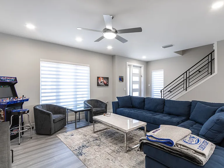 3349 SW 50th Dr — Photo 9