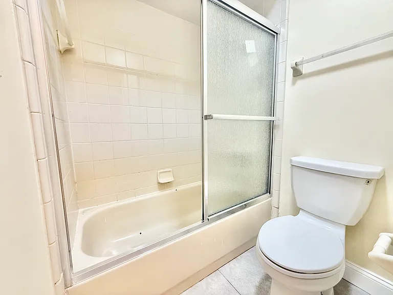 304 Woodgreen Ln — Photo 13