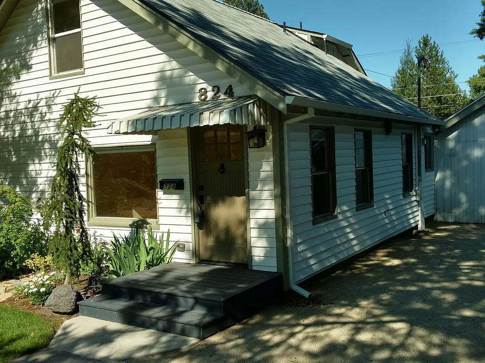 824 Federal St