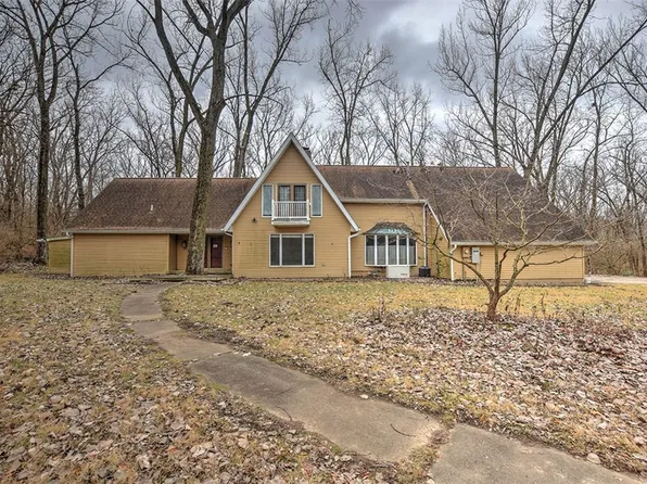 2233 W Marietta St, Decatur, IL 62522