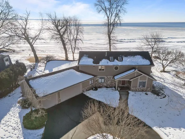 1509 Rue Reynard Rd, Menasha, WI 54952