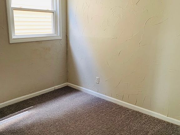 3rd image of 1116 S Miller St