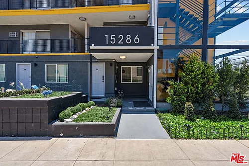 15286 Sutton St Photo 1