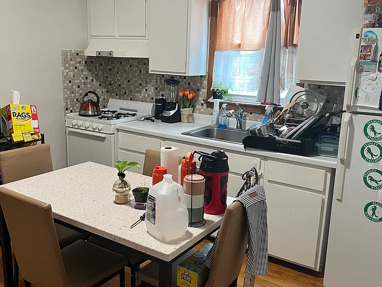 150 Brown St #1L — Photo 4