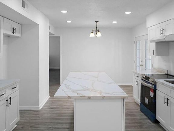 4th image of 2040 Carmel Valley Dr