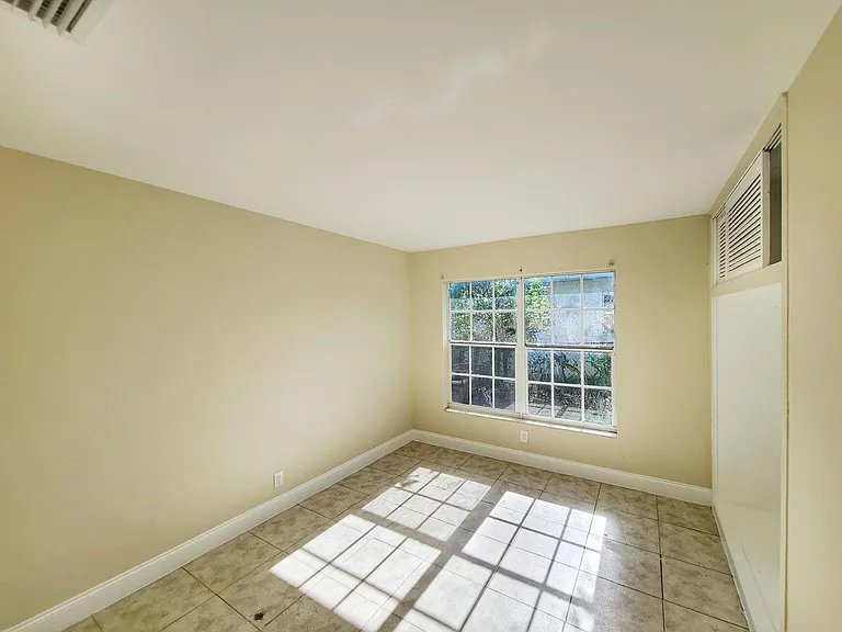 420 W Blue Heron Blvd #2 — Photo 4