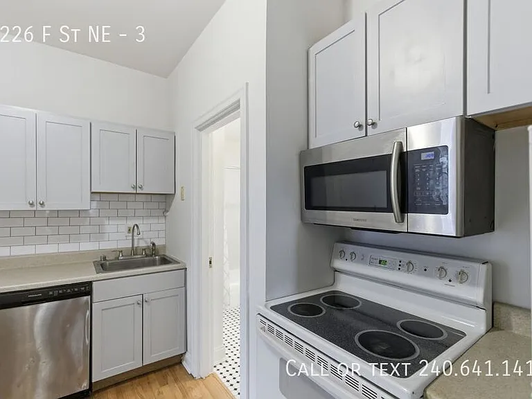 1226 F St NE #3 — Photo 5