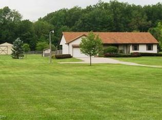 3807 Mahoning Rd, Lake Milton, OH 44429