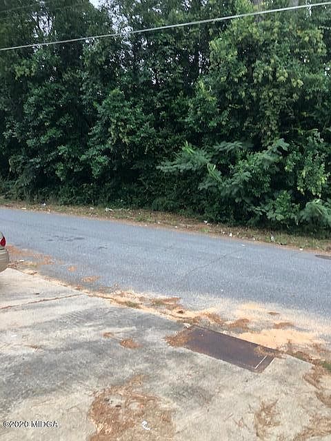 2nd image of 1952 Clinton Rd