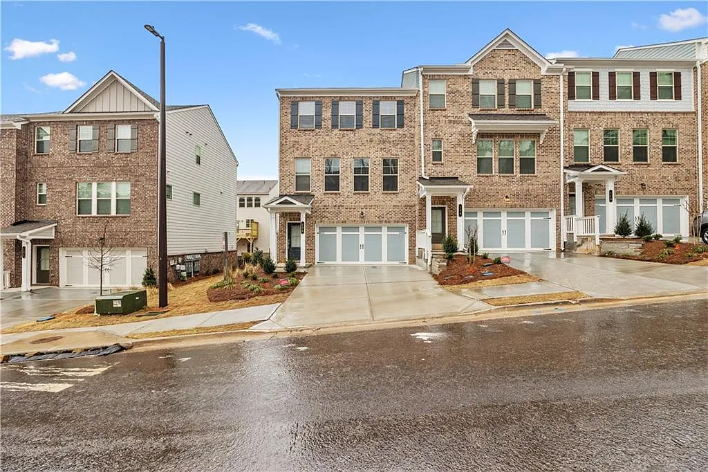3 bed, 3.5 bath, 2201 sqft, $3,000 — Photo 1