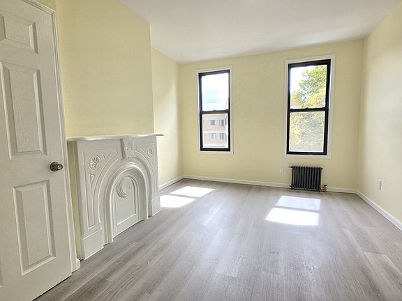 2nd image of 177 Maujer St #3F