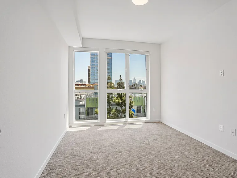 689 S Catalina — Photo 43