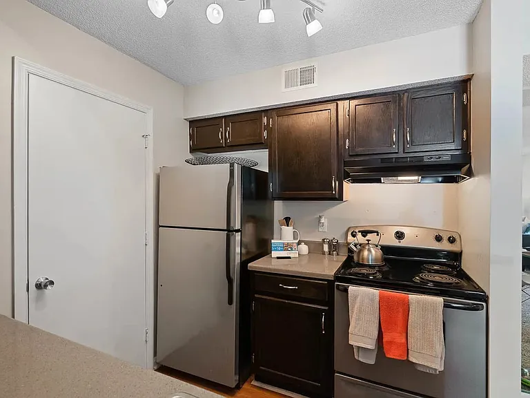 Ashley Lakehouse — Photo 26
